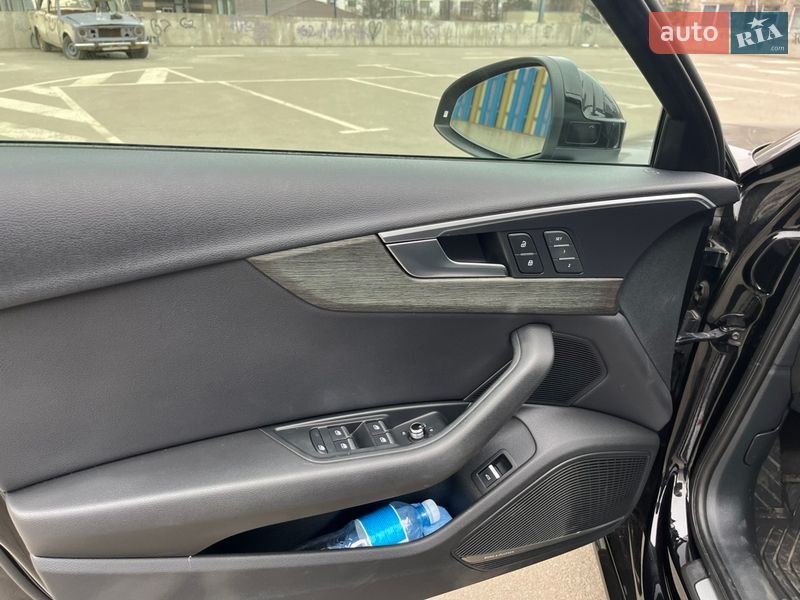 Седан Audi A4 2018 в Киеве