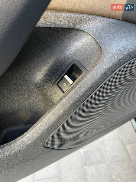 Седан Audi A4 2021 в Львове