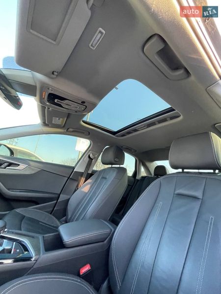 Седан Audi A4 2021 в Львове