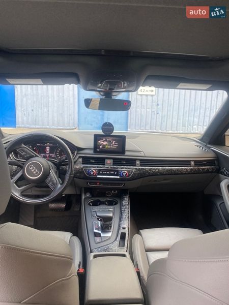 Седан Audi A4 2018 в Днепре