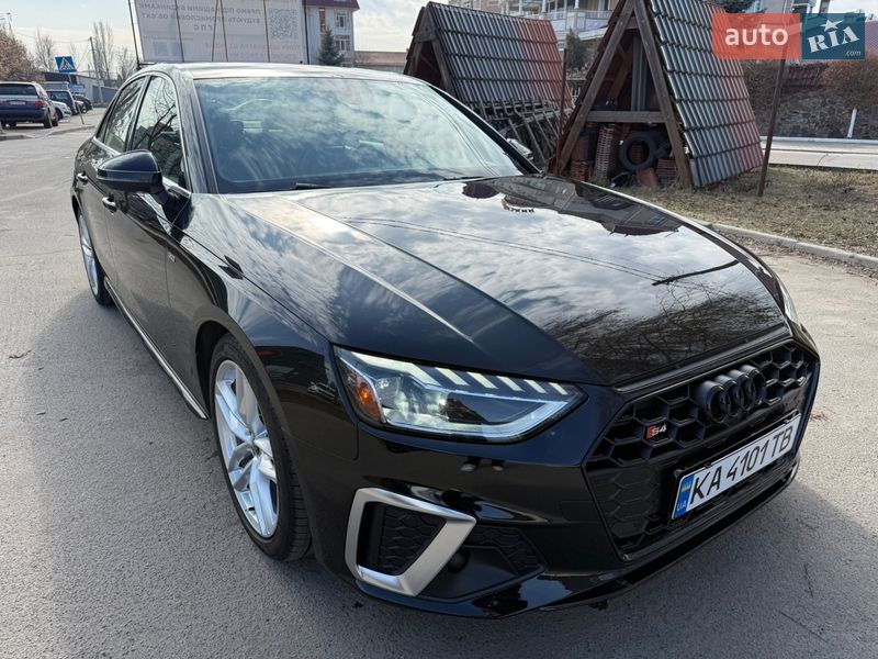 Седан Audi A4 2022 в Києві