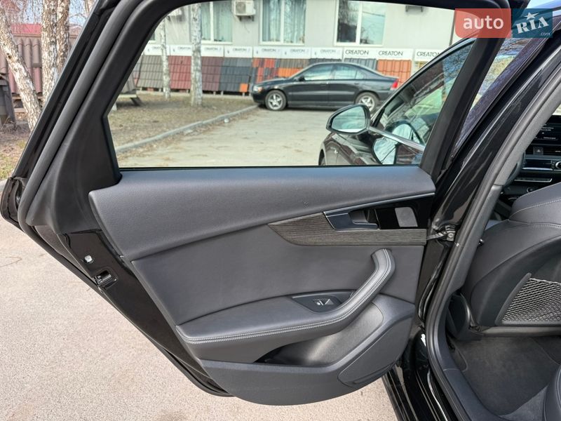 Седан Audi A4 2022 в Києві