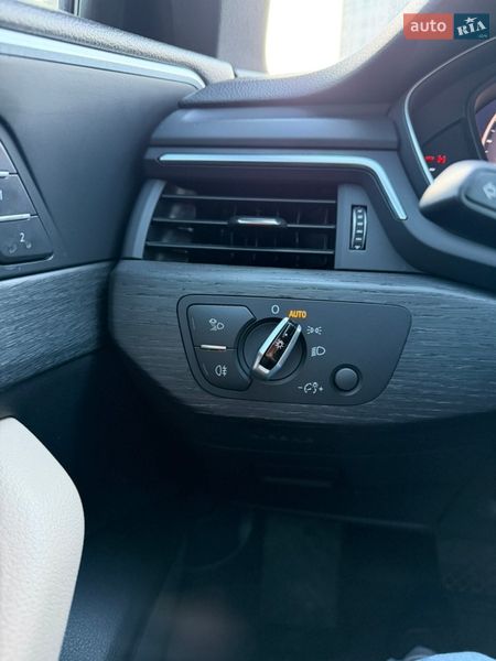 Седан Audi A4 2017 в Киеве