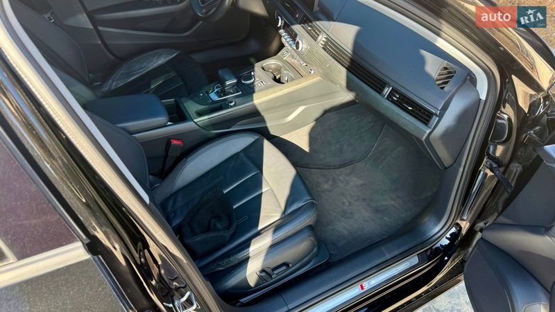 Седан Audi A4 2017 в Киеве