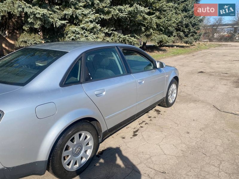 Седан Audi A4 2001 в Оржице