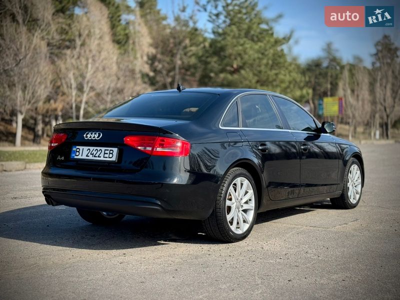 Седан Audi A4 2014 в Горишних Плавнях
