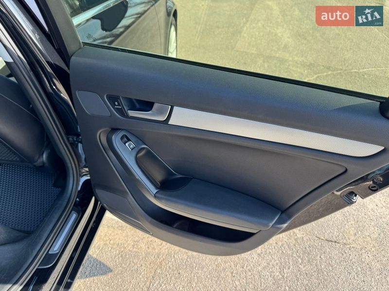 Седан Audi A4 2014 в Горишних Плавнях