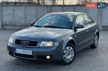 Седан Audi A4 2004 в Сарнах