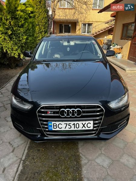Седан Audi A4 2014 в Львове