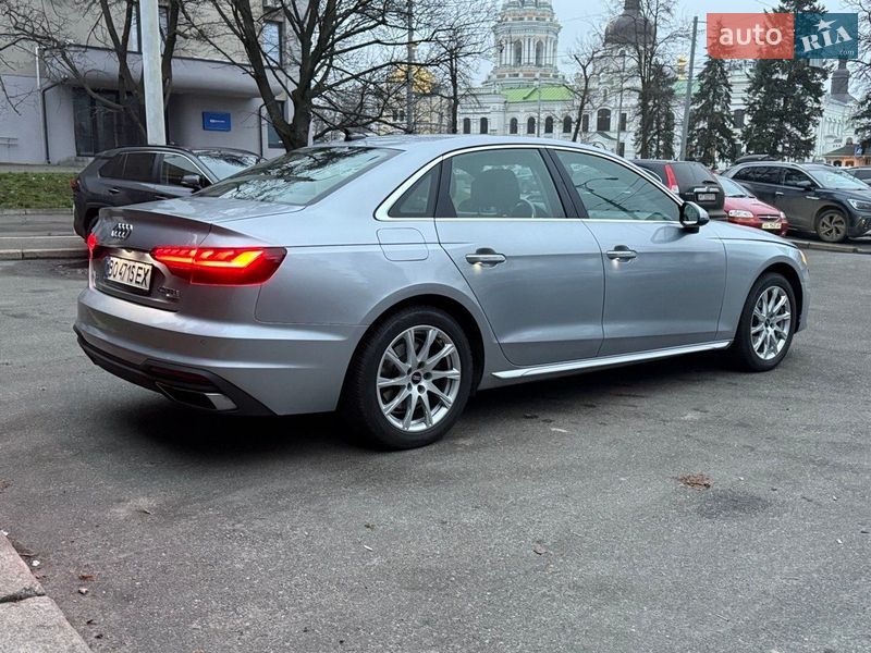Седан Audi A4 2021 в Киеве