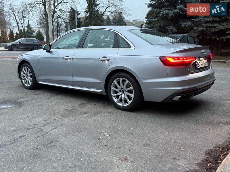 Седан Audi A4 2021 в Киеве