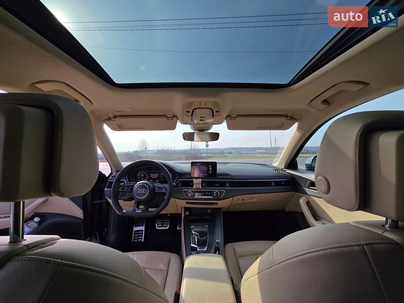 Седан Audi A4 2016 в Львове