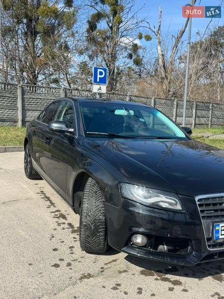 Седан Audi A4 2011 в Львове