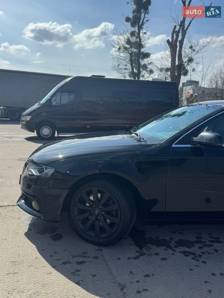 Седан Audi A4 2011 в Львове