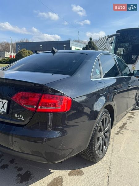 Седан Audi A4 2011 в Львове
