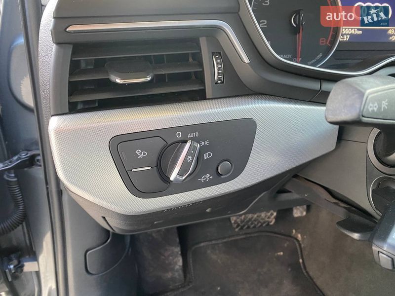 Седан Audi A4 2018 в Львове