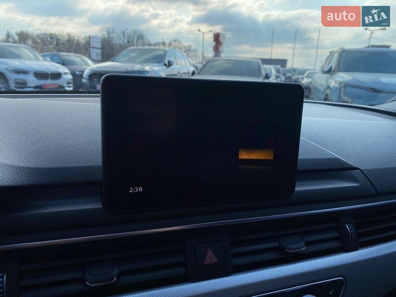 Седан Audi A4 2018 в Львове