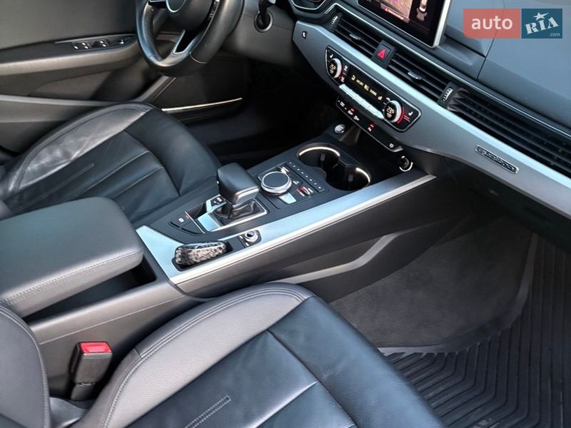 Седан Audi A4 2016 в Ромнах