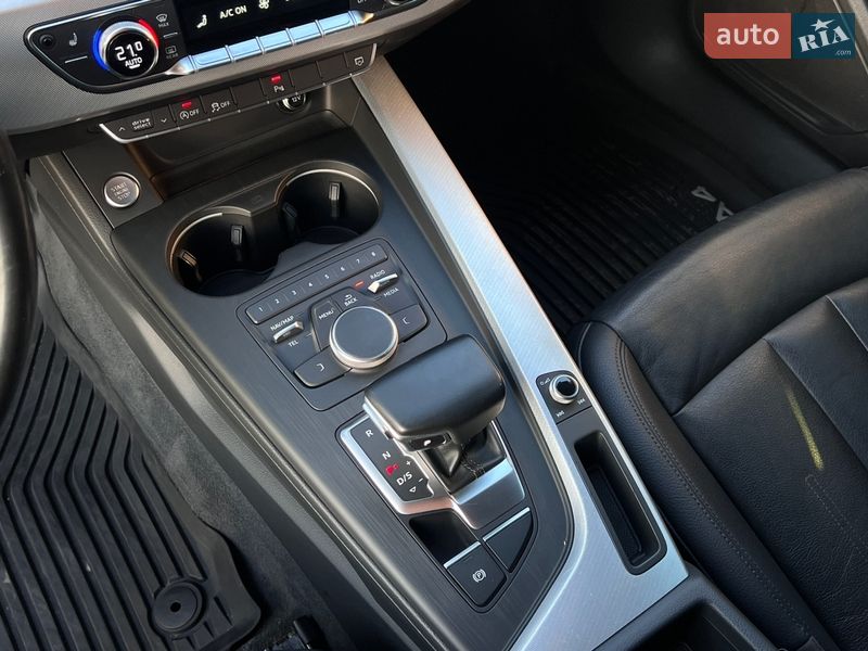 Седан Audi A4 2017 в Нововолынске