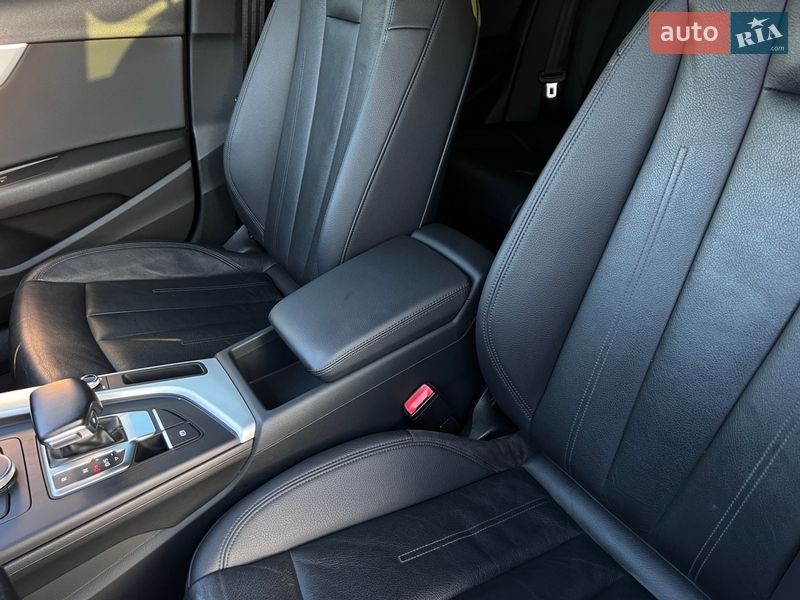 Седан Audi A4 2017 в Нововолынске