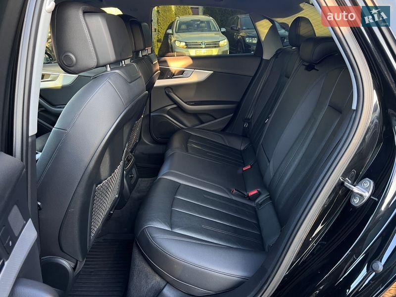 Седан Audi A4 2017 в Нововолынске