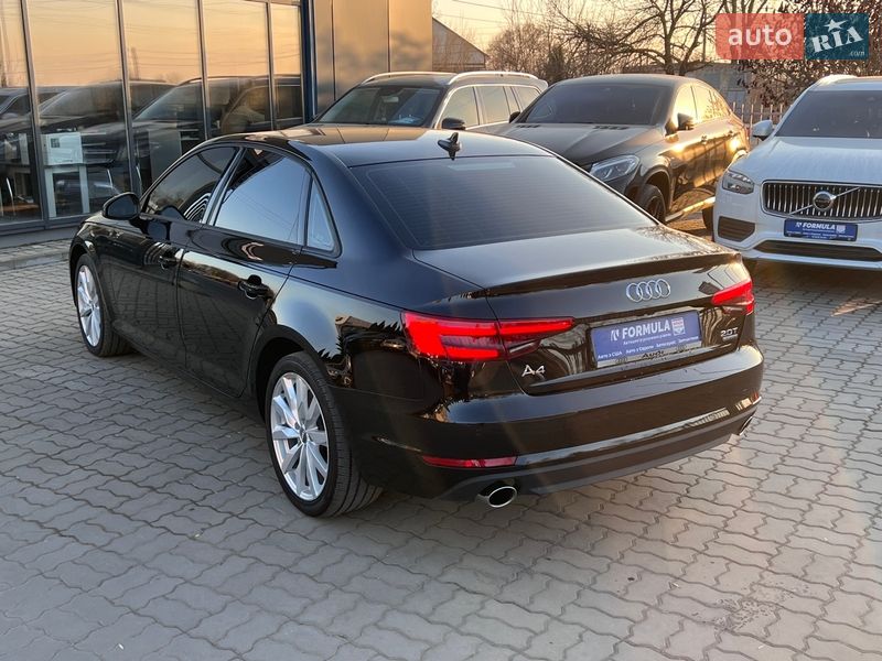 Седан Audi A4 2017 в Нововолынске