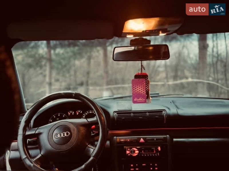 Седан Audi A4 2000 в Львове
