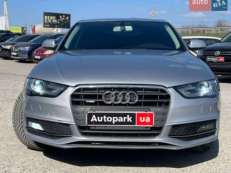 Седан Audi A4 2014 в Львове