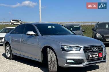 Седан Audi A4 2014 в Львове