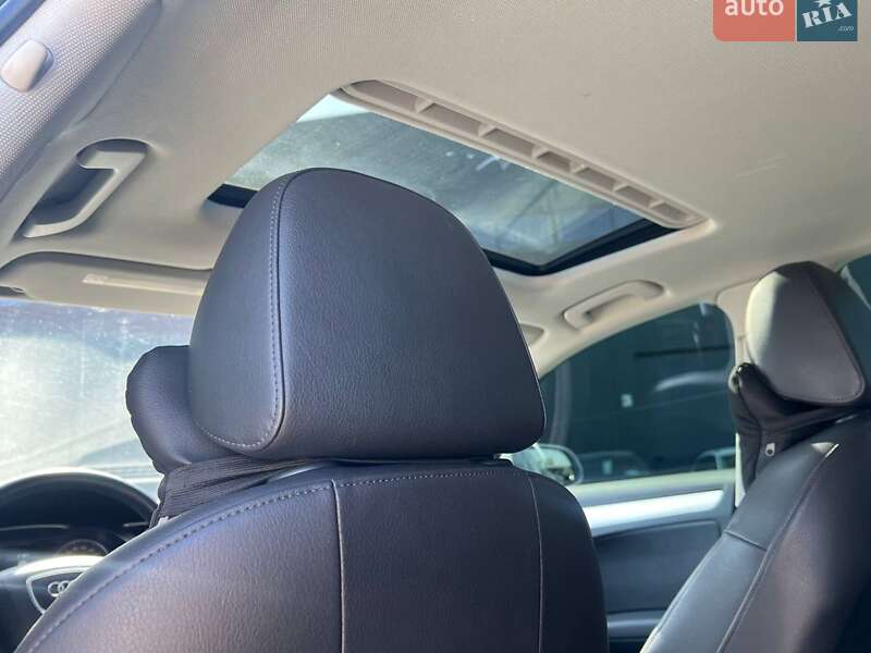 Седан Audi A4 2014 в Львове