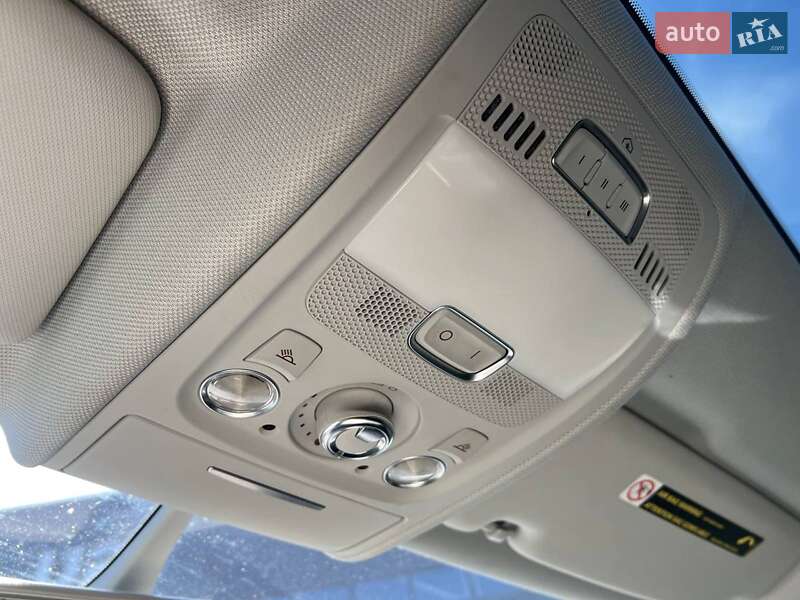 Седан Audi A4 2014 в Львове
