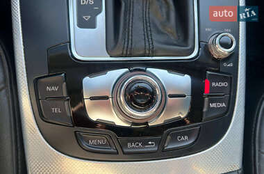 Седан Audi A4 2014 в Львове