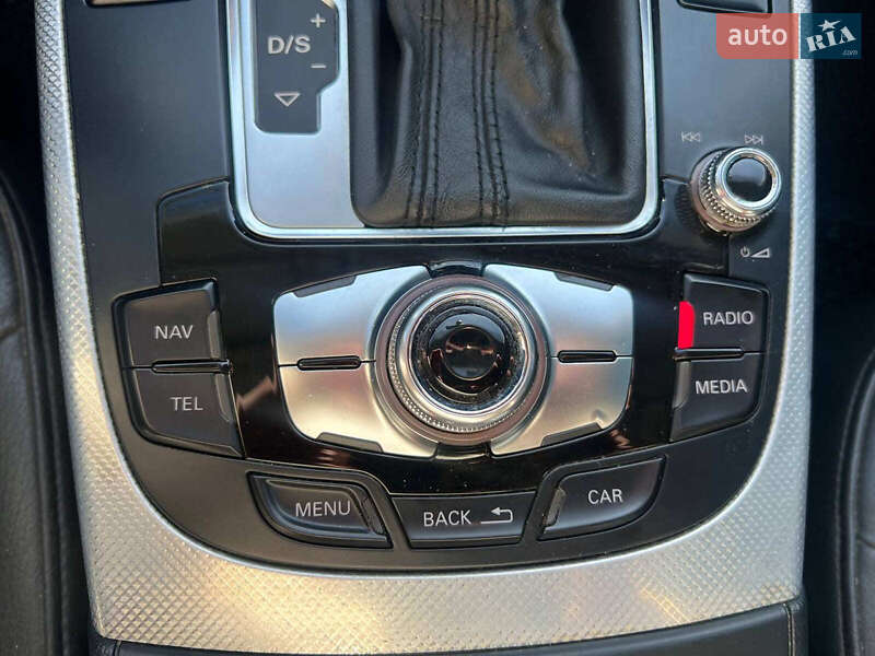 Седан Audi A4 2014 в Львове