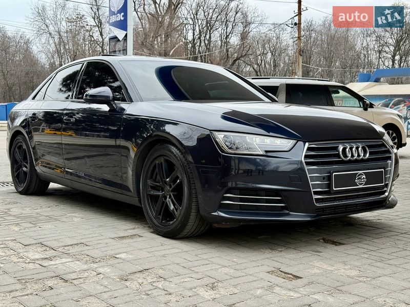 Седан Audi A4 2016 в Дніпрі