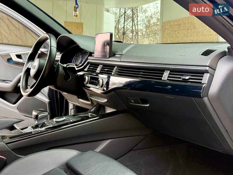 Седан Audi A4 2016 в Дніпрі