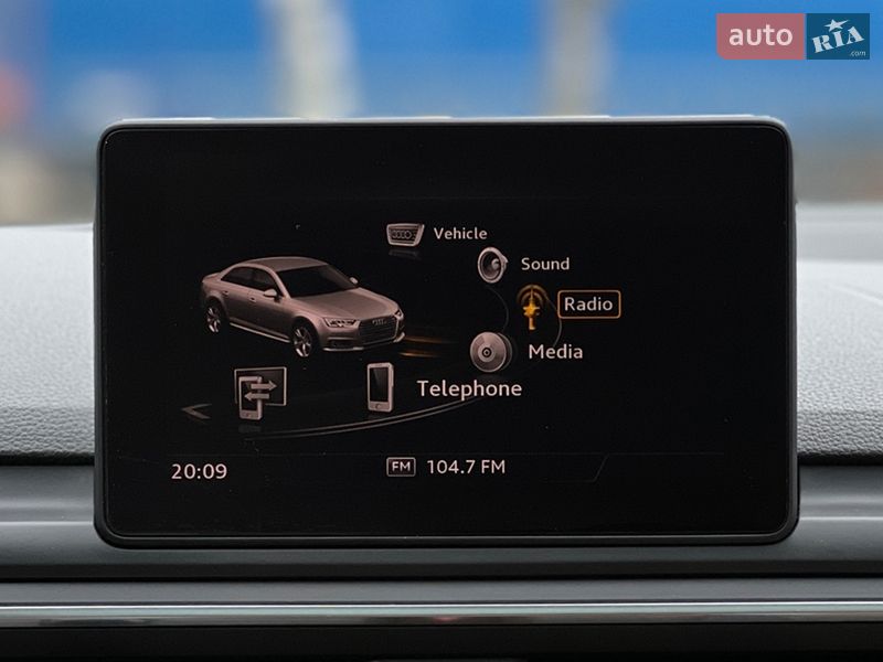 Седан Audi A4 2017 в Львові