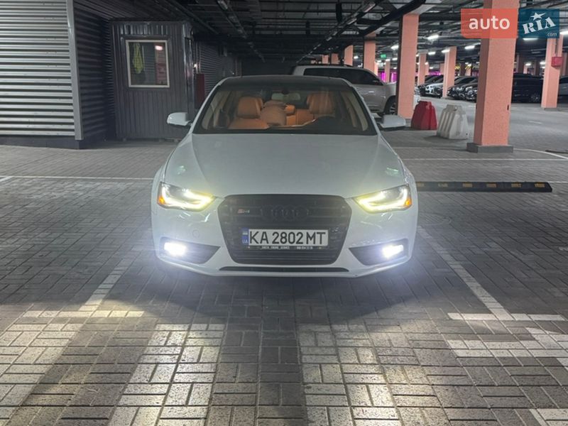 Седан Audi A4 2013 в Киеве
