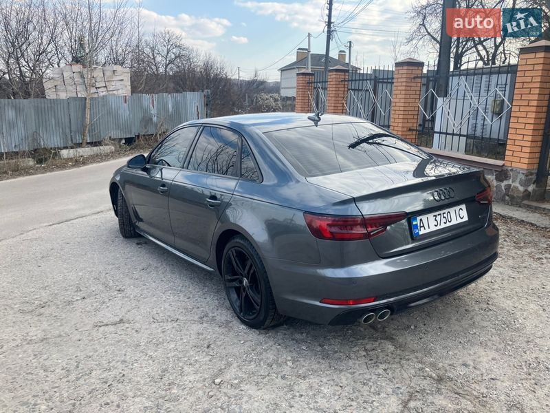Седан Audi A4 2018 в Обухове