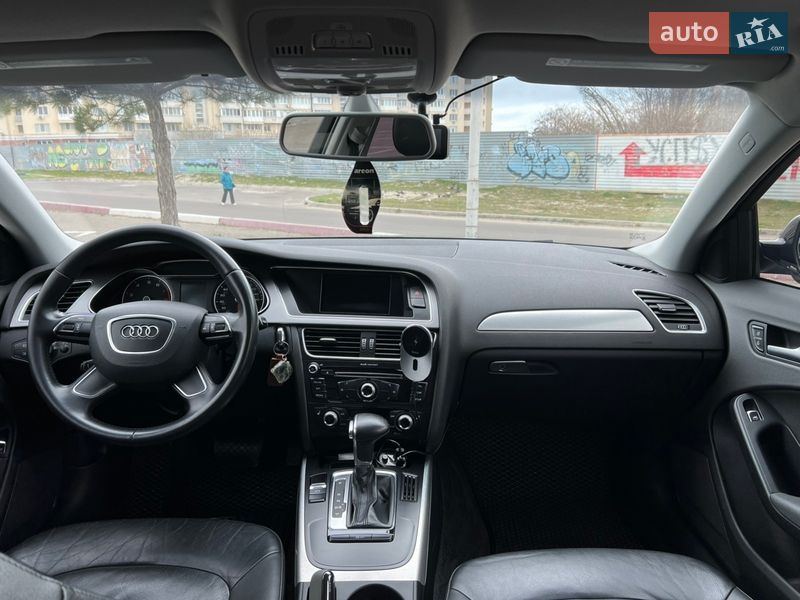 Седан Audi A4 2014 в Николаеве