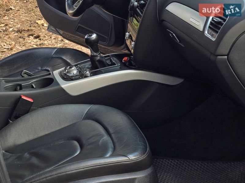 Седан Audi A4 2013 в Києві