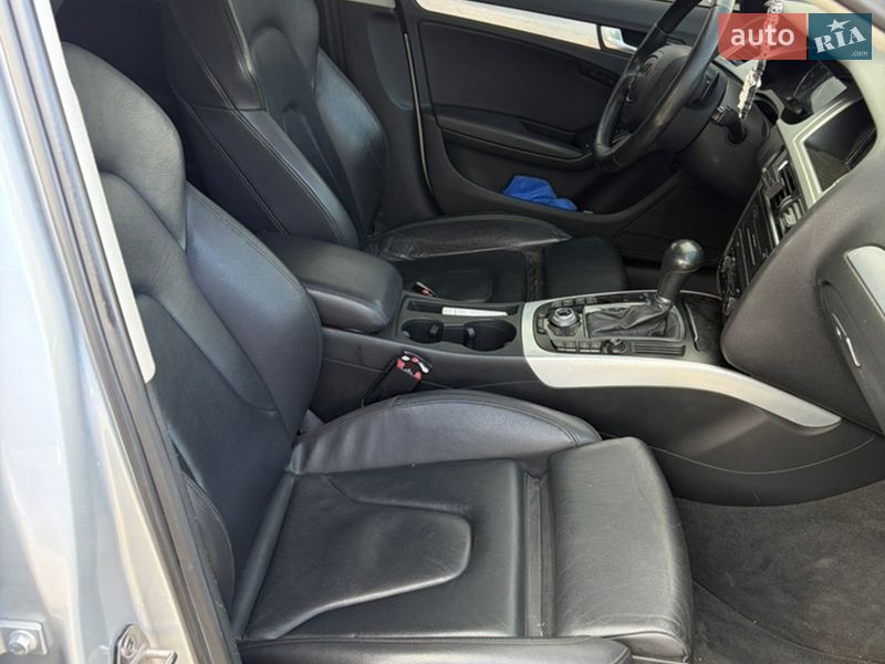 Седан Audi A4 2011 в Шполі