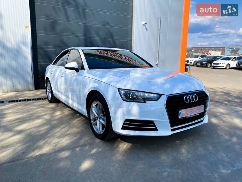 Седан Audi A4 2017 в Ужгороді