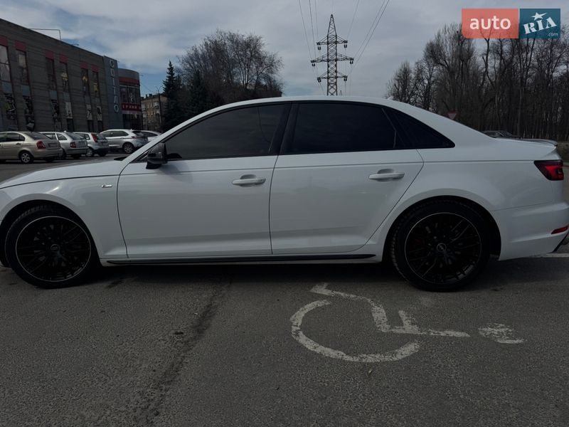 Седан Audi A4 2017 в Днепре