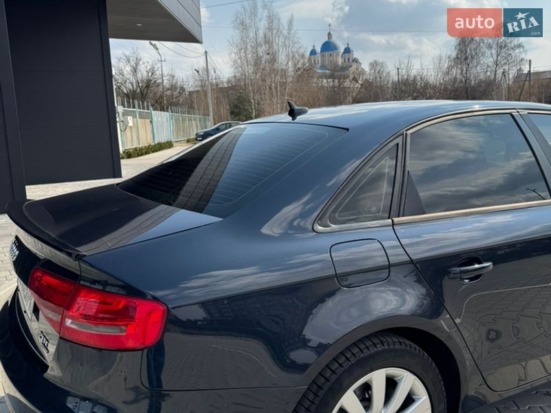 Седан Audi A4 2014 в Шептицькому