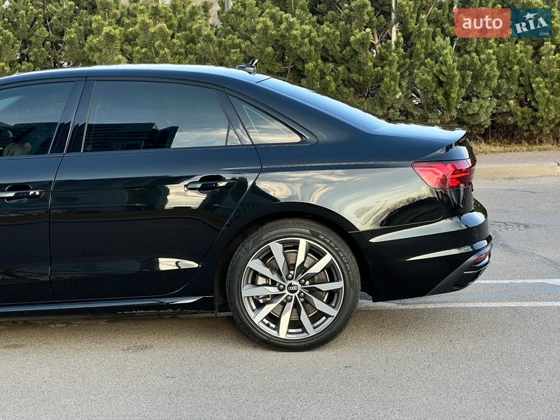 Седан Audi A4 2021 в Києві