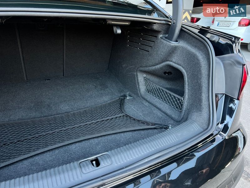 Седан Audi A4 2021 в Києві