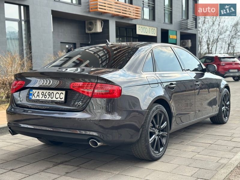 Седан Audi A4 2013 в Києві
