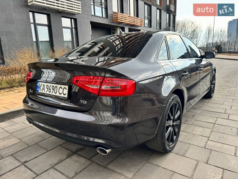 Седан Audi A4 2013 в Києві