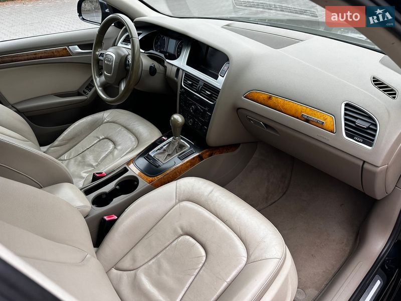 Седан Audi A4 2011 в Дунаївцях