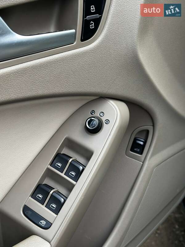 Седан Audi A4 2011 в Дунаївцях